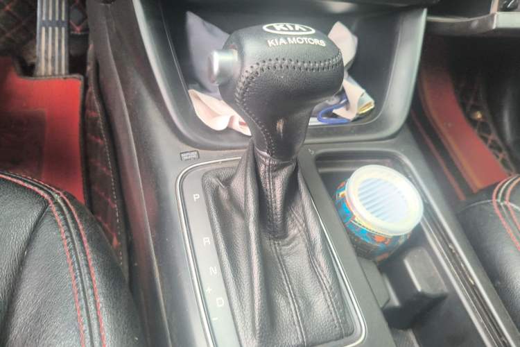 Used Kia Sorento 2013 2.4L 5-Seater Gasoline Comfort Version China IV Standard Gear Lever
