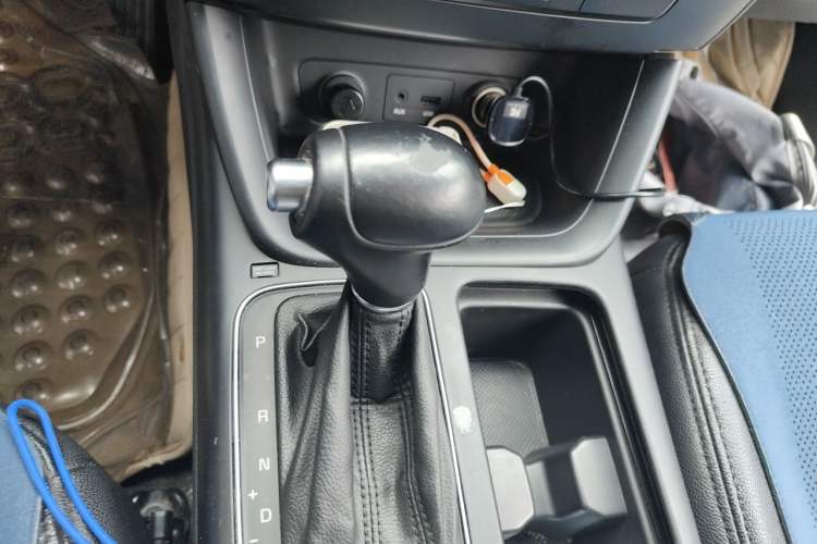 Used Kia Sorento 2013 2.4L 5-Seater Gasoline Comfort Version China IV Standard Gear Lever