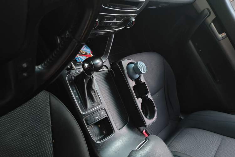 Used Kia Sorento 2013 2.2T 7-seat Diesel Comfort Edition Gear Lever