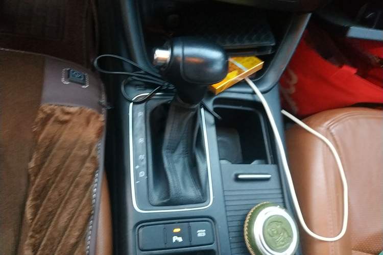 Used Kia Sorento 2013 2.2T 7-seat Diesel Comfort Edition Gear Lever