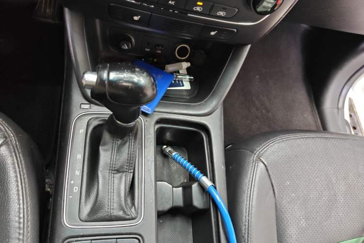 Used Kia Sorento 2013 2.2T 5-Seater Diesel Luxury Edition Gear Lever