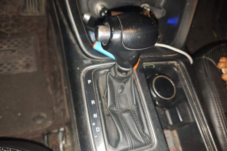 Used Kia Sorento 2013 2.2T 7-seat Diesel Comfort Edition Gear Lever