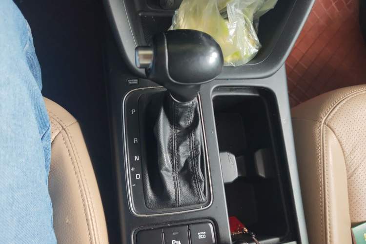 Used Kia Sorento 2013 2.4L 5-Seater Gasoline Supreme Edition China V Standard Gear Lever