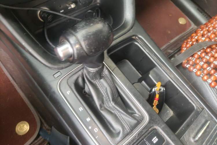 Used Kia Sorento 2013 2.4L 5-seat Gasoline Luxury Edition Gear Lever