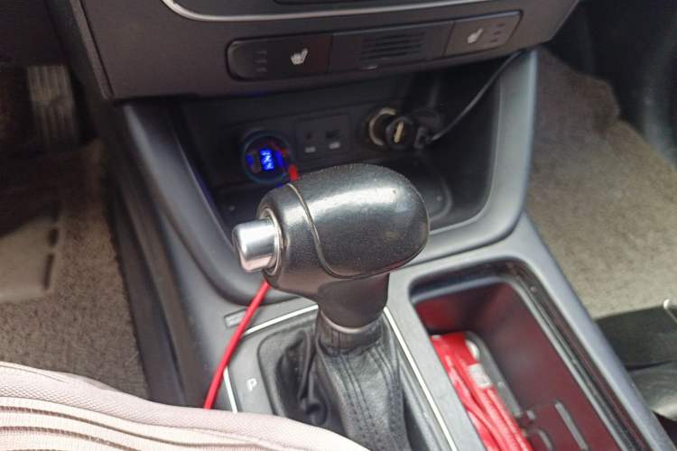 Used Kia Sorento 2013 2.4L 7-Seater Gasoline Luxury Version China IV Standard Gear Lever