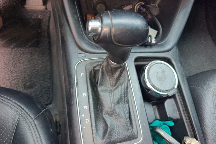 Used Kia Sorento 2013 2.2T 5-Seater Diesel Luxury Edition Gear Lever