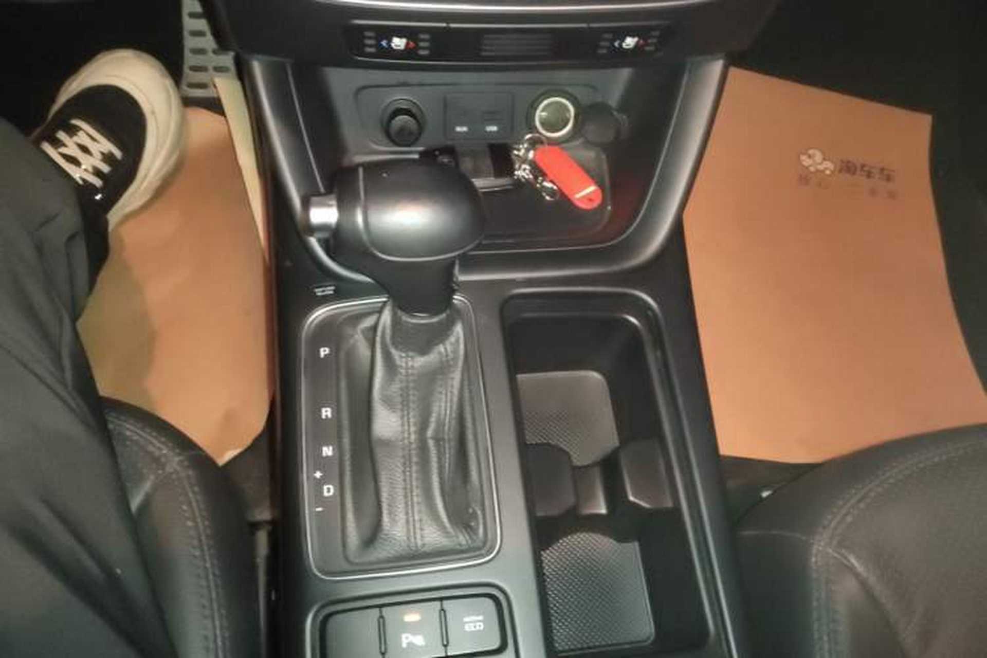 Used Kia Sorento 2013 2.2T 5-Seater Diesel Supreme Edition Gear Lever