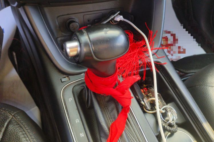 Used Kia Sorento 2013 2.4L 5-seat Gasoline Luxury Edition Gear Lever