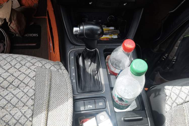 Used Kia Sorento 2013 2.4L 5-seat Gasoline Luxury Edition Gear Lever
