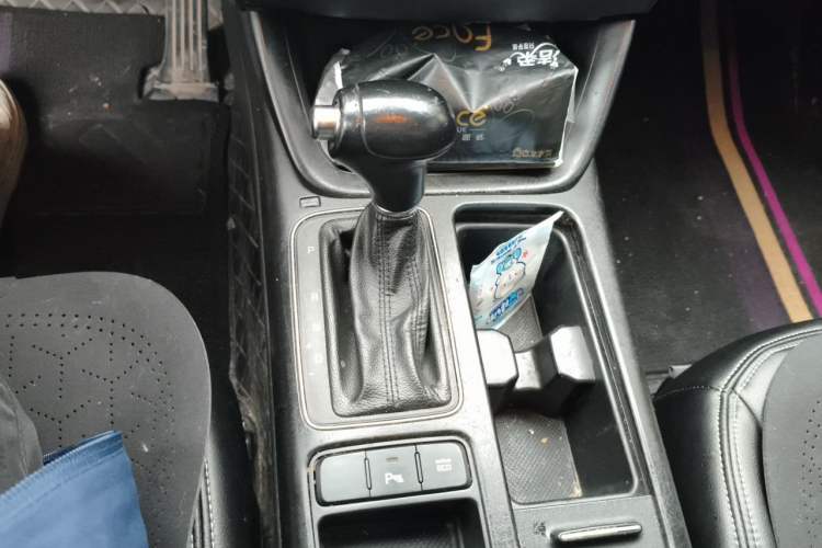 Used Kia Sorento 2013 2.4L 5-Seater Gasoline Comfort Version China IV Standard Gear Lever