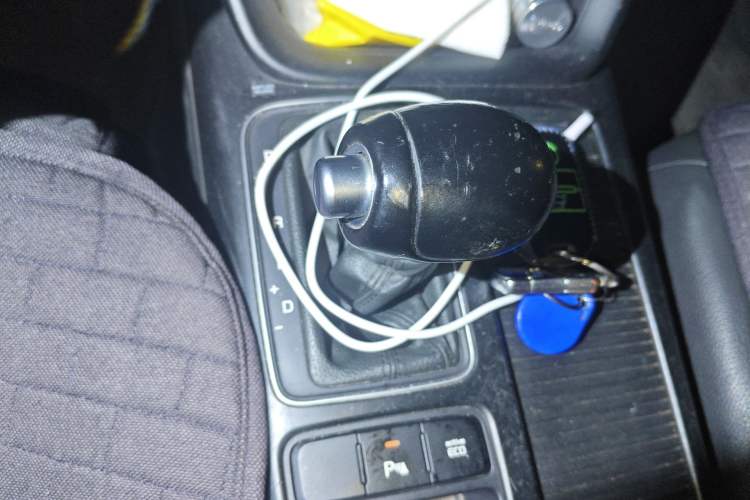 Used Kia Sorento 2013 2.2T 5-Seater Diesel Luxury Edition Gear Lever