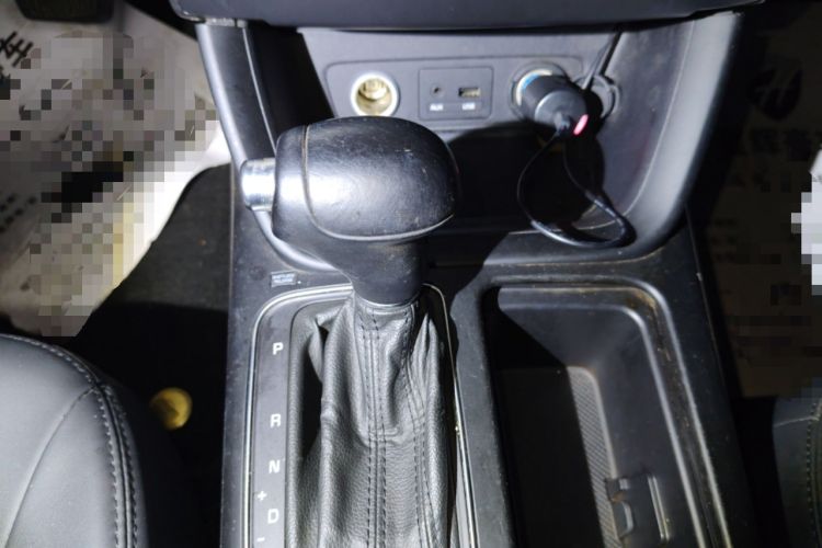 Used Kia Sorento 2013 2.4L 5-Seater Gasoline Comfort Edition Gear Lever
