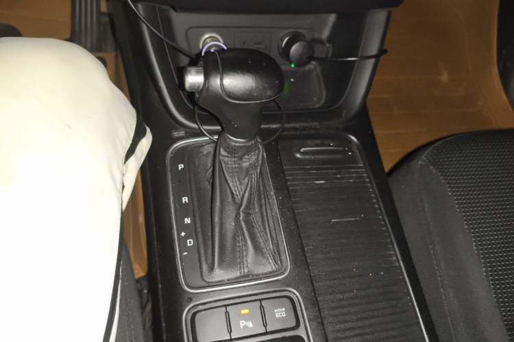 Used Kia Sorento 2013 2.4L 5-Seater Gasoline Comfort Edition Gear Lever