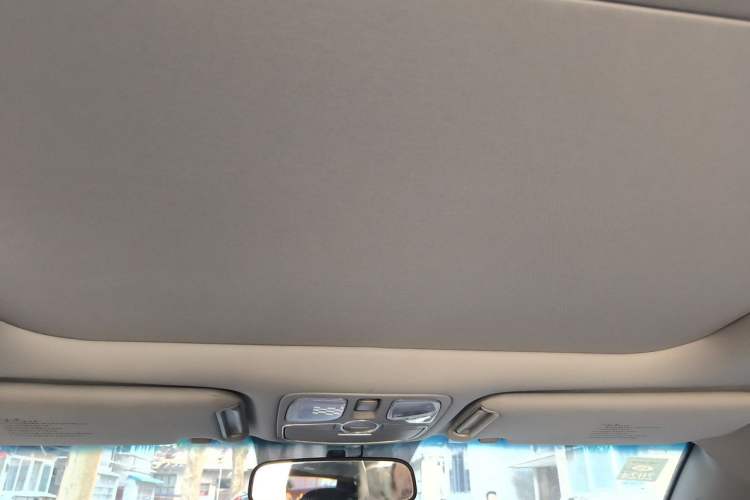 Used Kia Sorento 2013 2.4L 7-Seater Gasoline Comfort Version China IV Standard Headliner