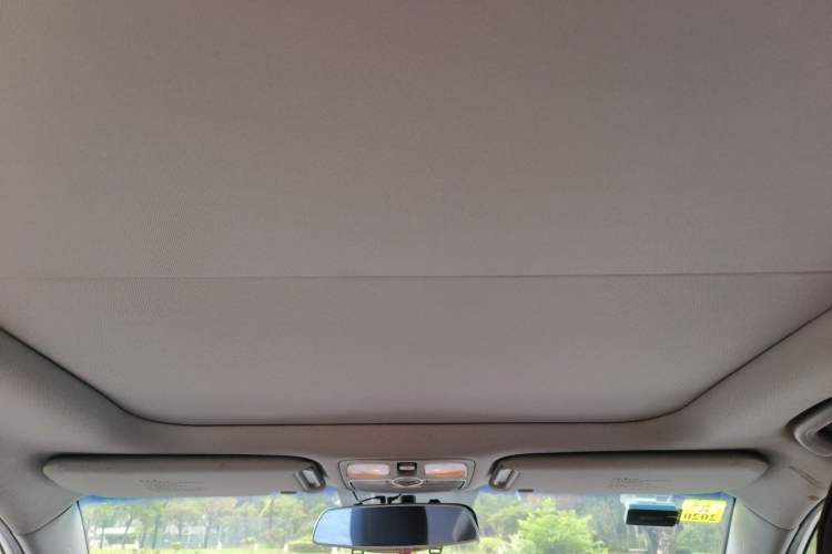 Used Kia Sorento 2013 2.4L 7-Seater Gasoline Comfort Version China IV Standard Headliner