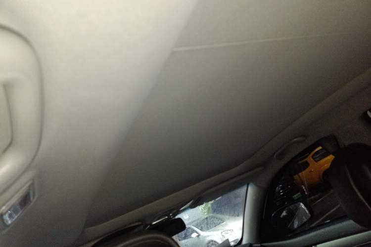 Used Kia Sorento 2013 2.4L 7-Seater Gasoline Luxury Version China IV Standard Headliner