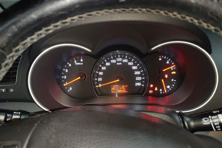 Used Kia Sorento 2013 2.2T 5-Seater Diesel Comfort Edition Instrument Cluster