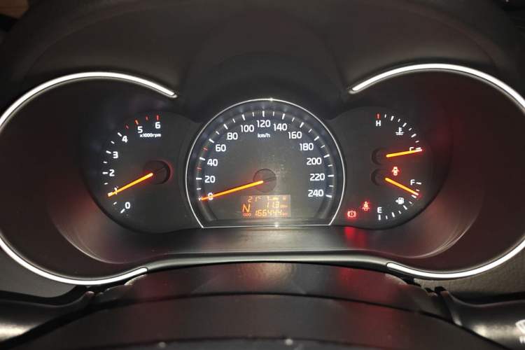 Used Kia Sorento 2013 2.2T 5-Seater Diesel Comfort Edition Instrument Cluster