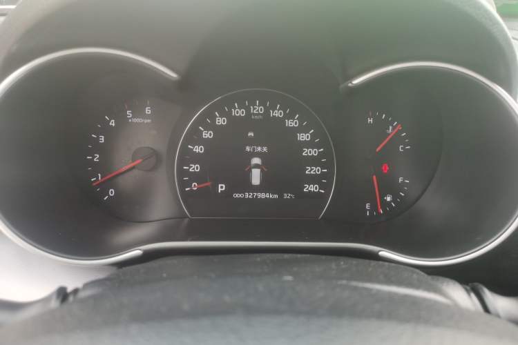 Used Kia Sorento 2013 2.2T 7-seat Diesel Luxury Edition Instrument Cluster