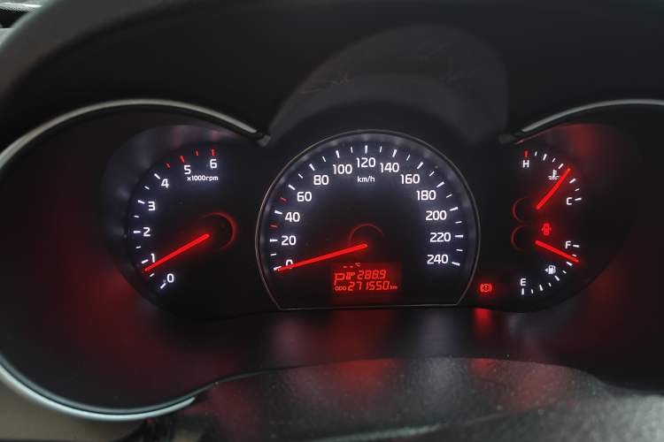 Used Kia Sorento 2013 2.2T 7-seat Diesel Comfort Edition Instrument Cluster