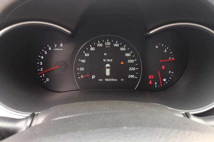 Used Kia Sorento 2013 2.4L 7-Seater Gasoline Luxury Version China IV Standard Instrument Cluster