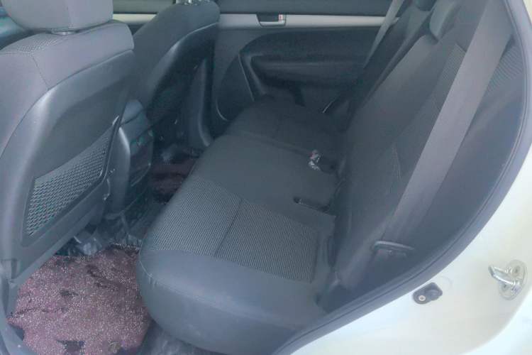 Used Kia Sorento 2013 2.4L 5-Seater Gasoline Comfort Version China IV Standard Interior 2