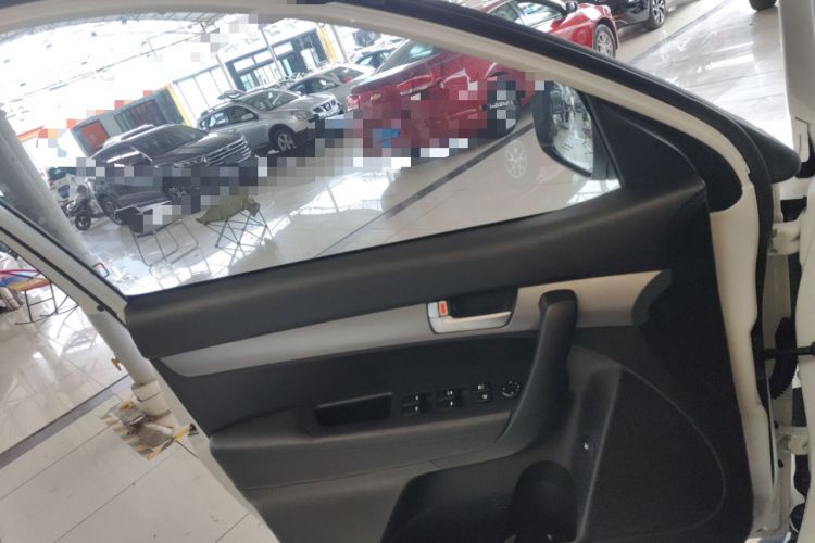 Used Kia Sorento 2013 2.4L 5-Seater Gasoline Comfort Edition Left Front Door Interior