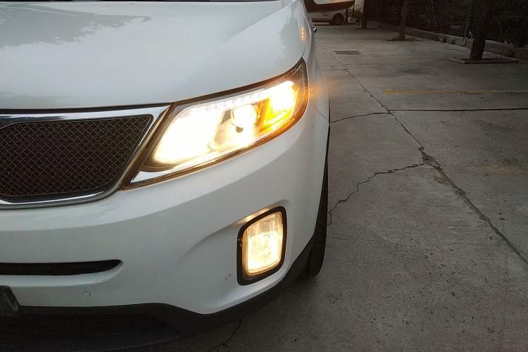 Used Kia Sorento 2013 2.4L 7-seat Gasoline Comfort Edition Left Front Headlight