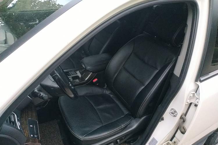 Used Kia Sorento 2013 2.4L 7-seat Gasoline Comfort Edition Left Front Seat