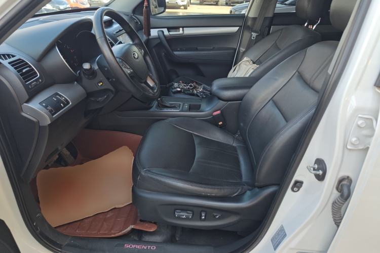 Used Kia Sorento 2013 2.4L 5-Seater Gasoline Luxury Version China IV Standard Left Front Seat