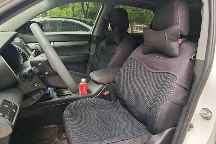 Used Kia Sorento 2013 2.4L 7-seat Gasoline Luxury Edition Left Front Seat