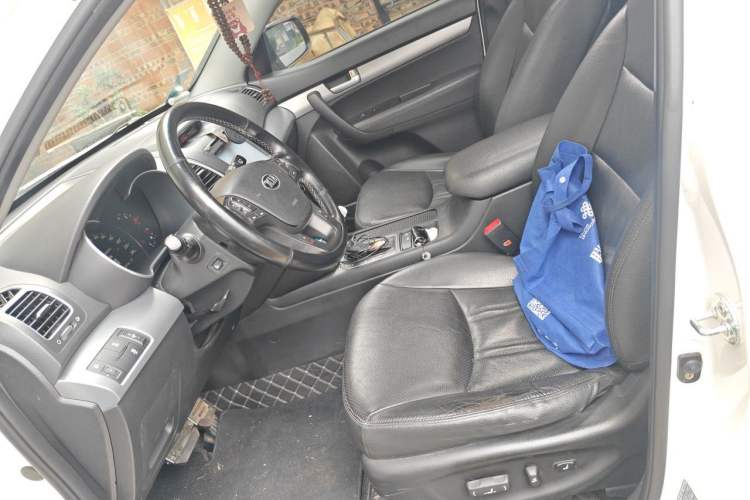 Used Kia Sorento 2013 2.2T 7-seat Diesel Luxury Edition Left Front Seat