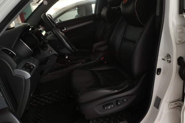 Used Kia Sorento 2013 2.4L 7-seat Gasoline Luxury Edition Left Front Seat