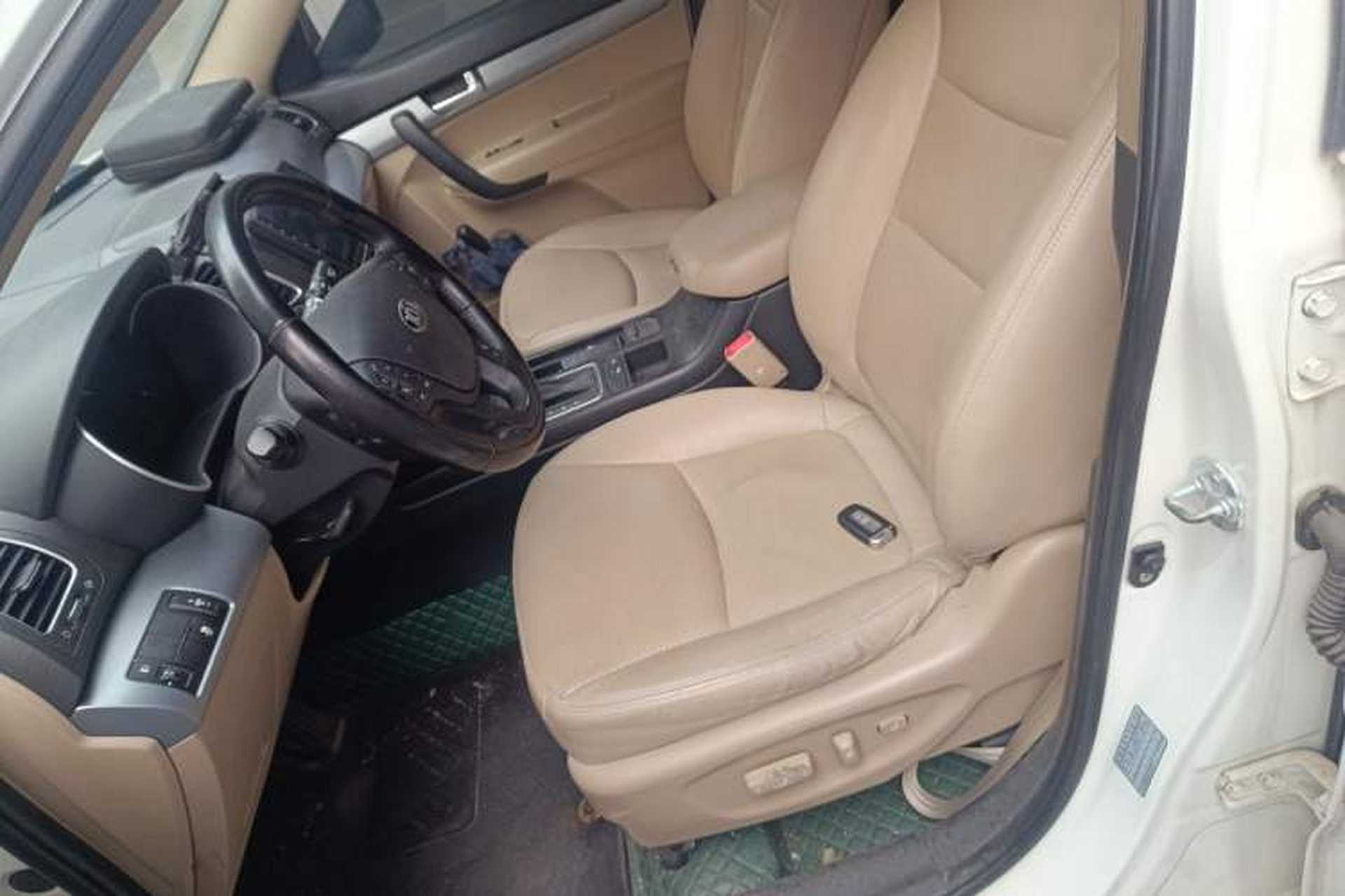 Used Kia Sorento 2013 2.4L 7-seat Gasoline Luxury Edition Left Front Seat