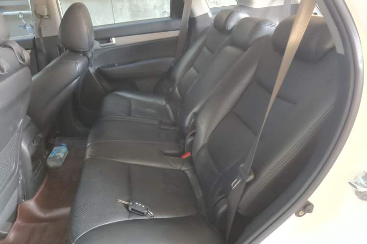 Used Kia Sorento 2013 2.4L 7-Seater Gasoline Comfort Version China IV Standard Left Rear Seat