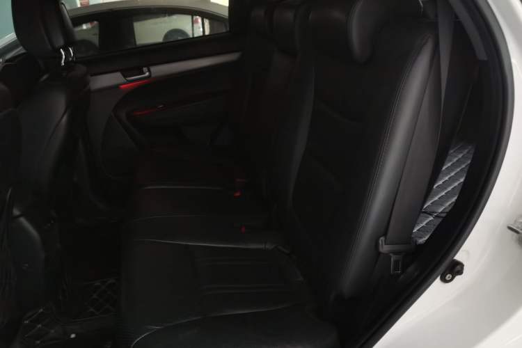 Used Kia Sorento 2013 2.4L 7-seat Gasoline Luxury Edition Left Rear Seat