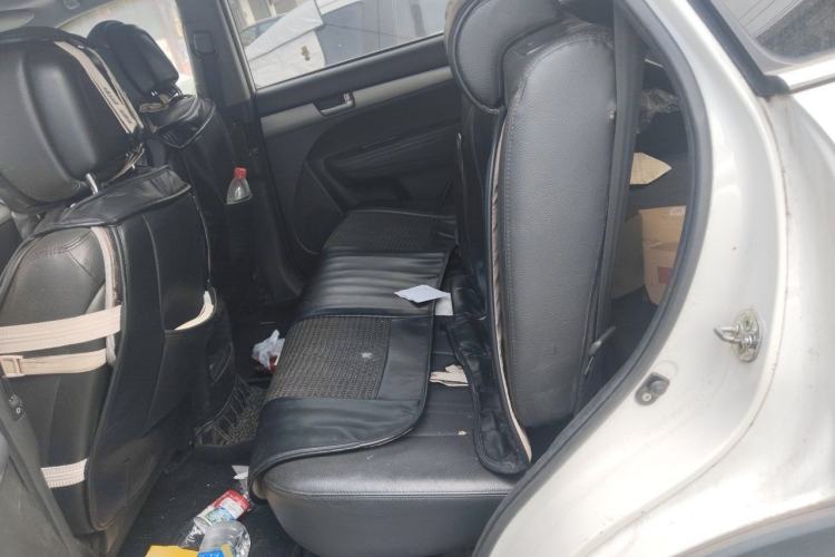 Used Kia Sorento 2013 2.4L 7-seat Gasoline Luxury Edition Left Rear Seat