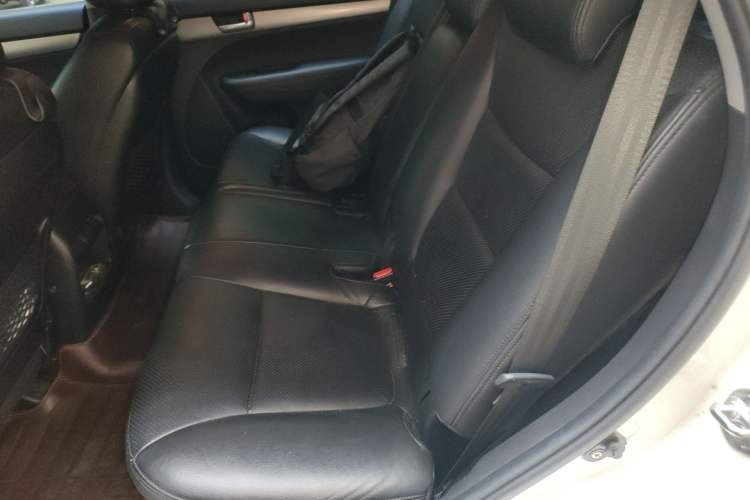 Used Kia Sorento 2013 2.4L 7-Seater Gasoline Comfort Version China IV Standard Left Rear Seat