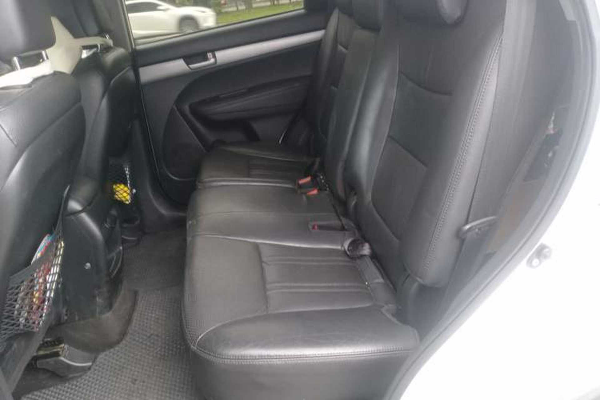 Used Kia Sorento 2013 2.2T 7-Seater Diesel Supreme Edition Left Rear Seat