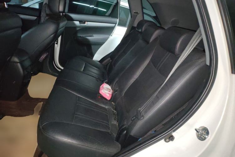 Used Kia Sorento 2013 2.4L 5-Seater Gasoline Supreme Edition China IV Standard Left Rear Seat