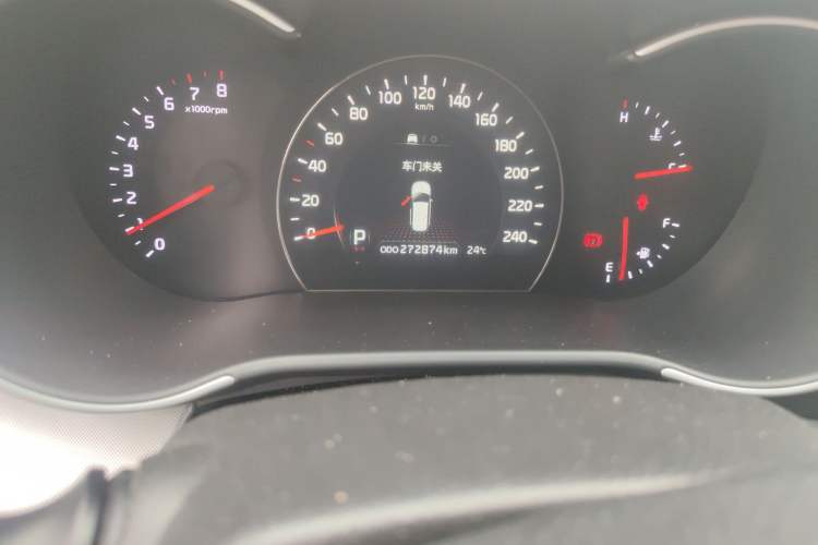 Used Kia Sorento 2013 2.4L 7-seat Gasoline Luxury Edition Odometer Close Up