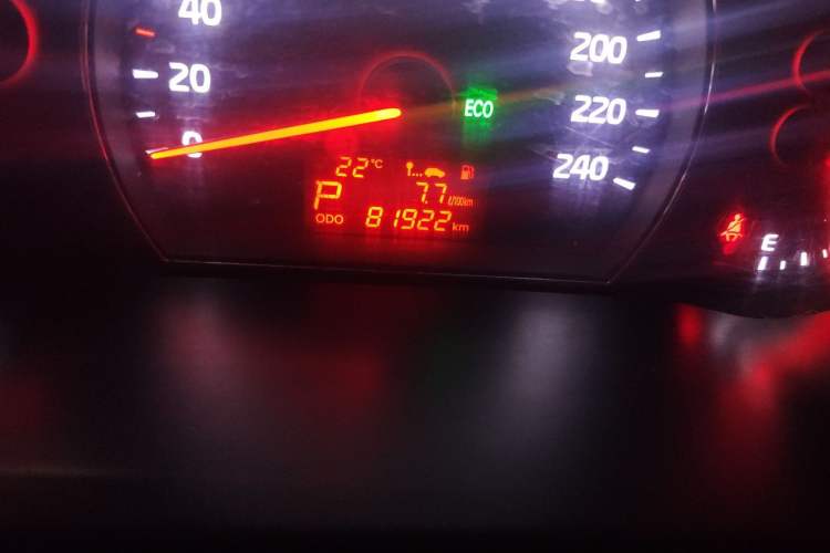 Used Kia Sorento 2013 2.2T 7-seat Diesel Comfort Edition Odometer Close Up
