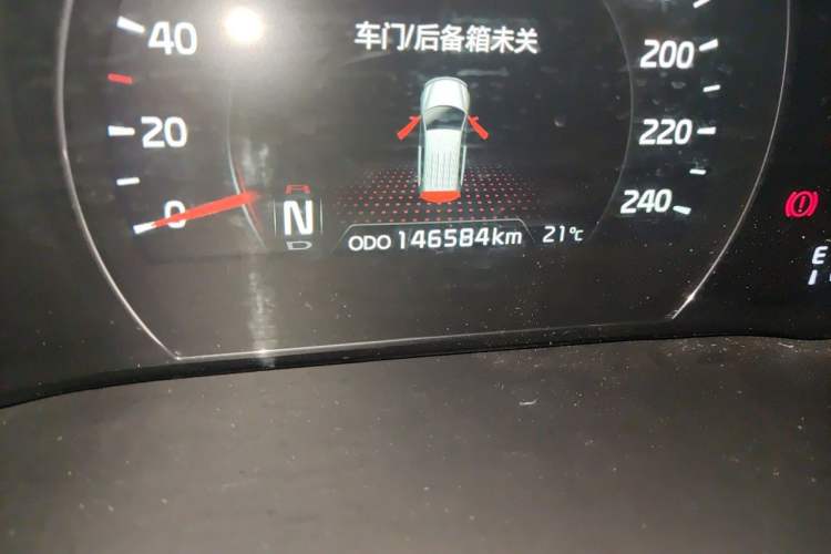 Used Kia Sorento 2013 2.4L 7-Seater Gasoline Comfort Version China IV Standard Odometer Close Up