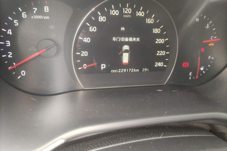Used Kia Sorento 2013 2.4L 5-seat Gasoline Luxury Edition Odometer Close Up