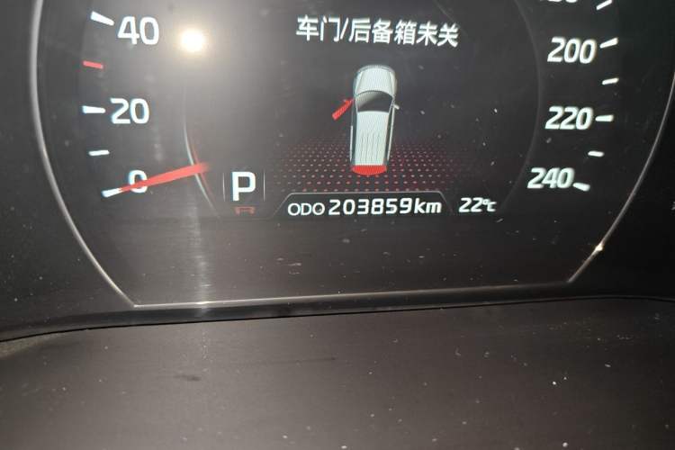 Used Kia Sorento 2013 2.2T 5-Seater Diesel Luxury Edition Odometer Close Up
