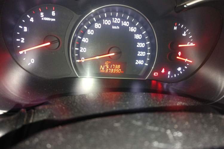Used Kia Sorento 2013 2.2T 5-Seater Diesel Comfort Edition Odometer Close Up