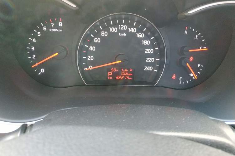 Used Kia Sorento 2013 2.4L 7-seat Gasoline Comfort Edition Odometer Close Up