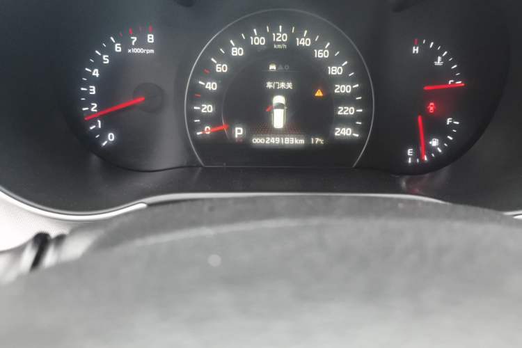 Used Kia Sorento 2013 2.4L 5-Seater Gasoline Comfort Version China IV Standard Odometer Close Up