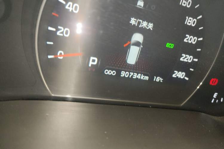 Used Kia Sorento 2013 2.4L 7-Seater Gasoline Comfort Version China IV Standard Odometer Close Up