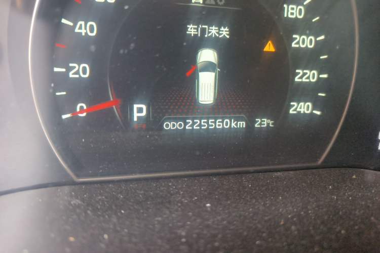 Used Kia Sorento 2013 2.2T 7-Seater Diesel Supreme Edition Odometer Close Up